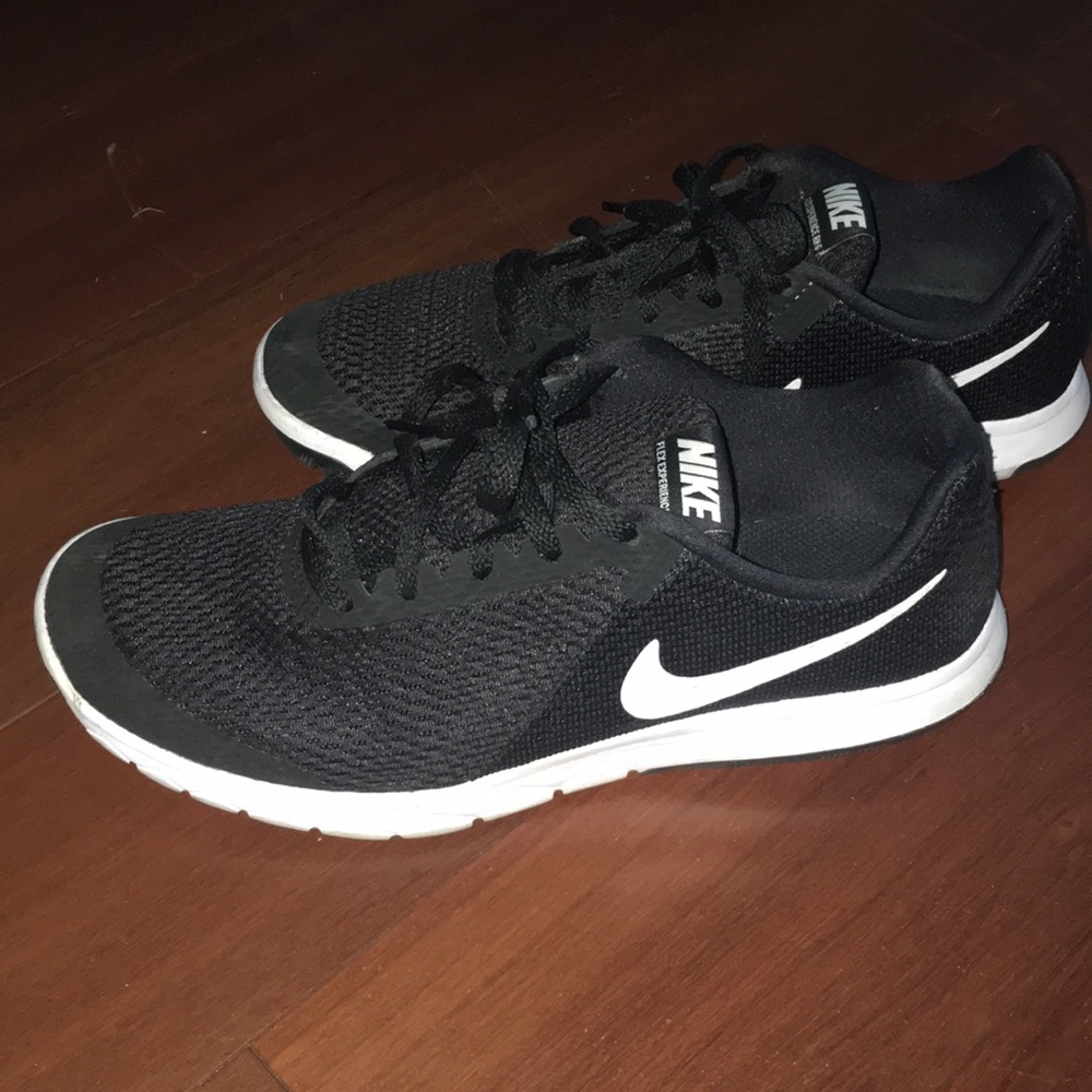 Black Nike Run Shoes